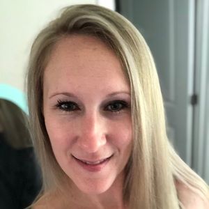 Meet your Posher, Abrina